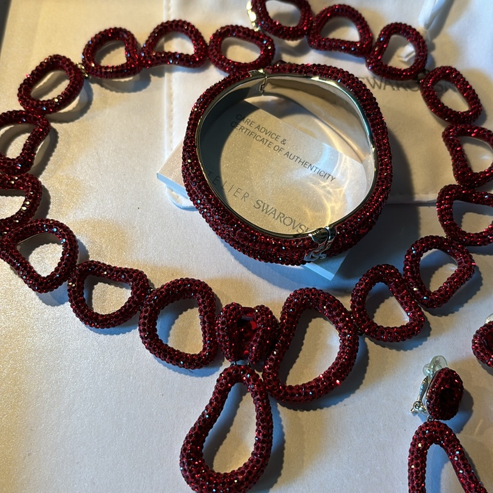 Authentic Atelier Swarovski Exclusive Red Set